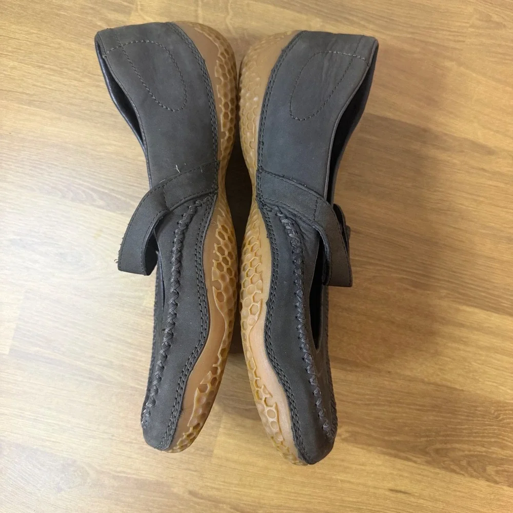 Patagonia Poppy Velvet Brown Leather Mary Jane Flats Skywalk Gum Sole Shoes 8.5